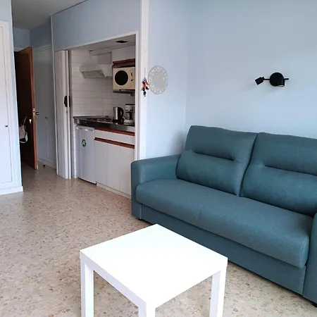 Apartment Vibrant Near Lloret *
